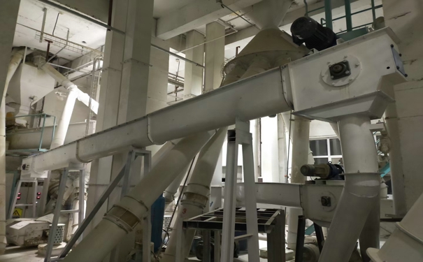 成套飼料加工機械在炎炎夏日應該如何做到安全生產呢?