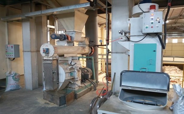 飼料加工成套設(shè)備多少錢一套?為其選擇除塵設(shè)備的要求又有哪些?