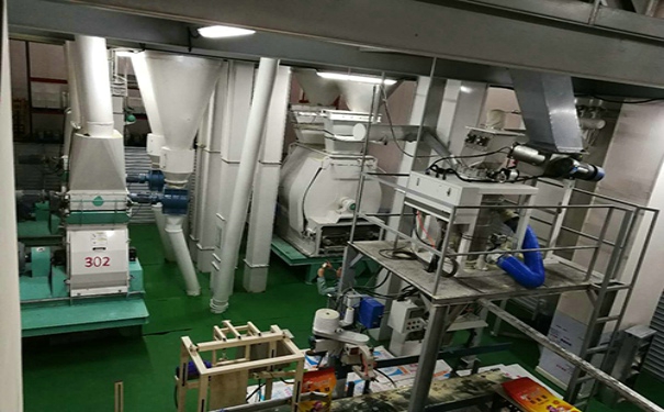 養(yǎng)牛的飼料機械多少錢?建飼料加工廠又該如何做好費用控制?