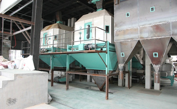 飼料加工設(shè)備